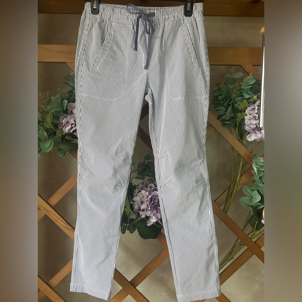 New Shinestar womens stripped white and blue elegant pants size M (fits small)